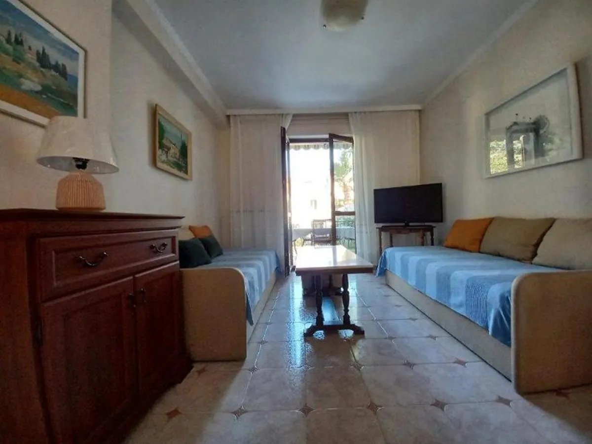 Apartments By The Sea Novigrad - 7335