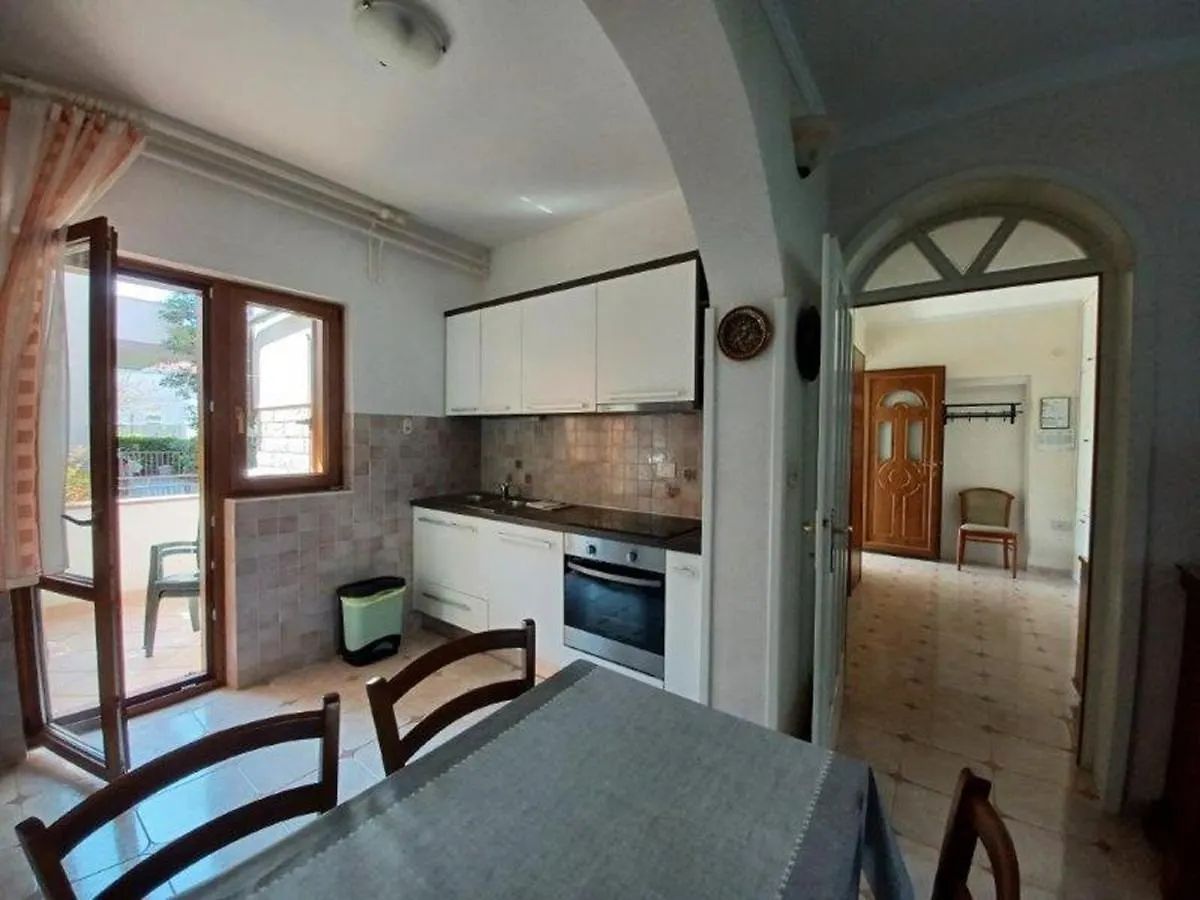 Apartments By The Sea Novigrad - 7335